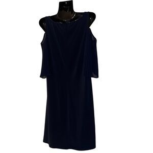 Ivy Lane Women's M Blue Cold Shoulder Pleated Sleeve Knee‎ Dress